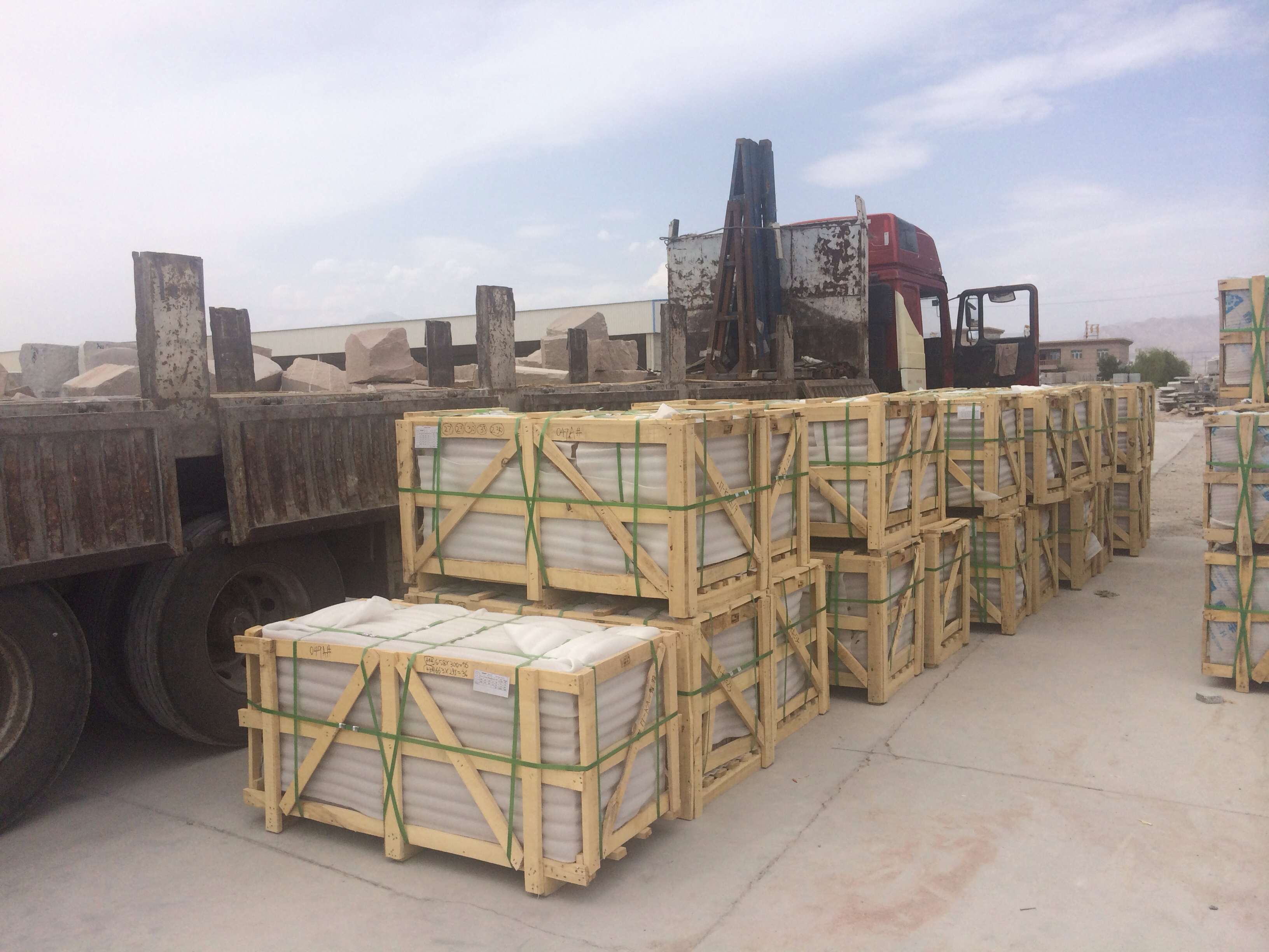 2015 Exporting red granite stone